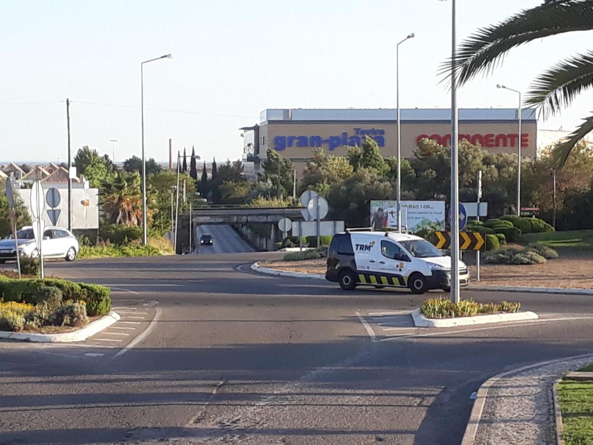 Aparte Wohnung Mit Sudterrasse Am Park Tavira Bagian luar foto
